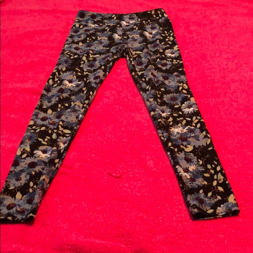 LulaRoe Navy floral print OS legging